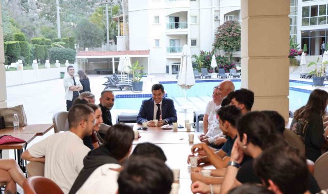 Marmaris Belediyesi'nden üniversite öğrencileri için tanışma pikniği