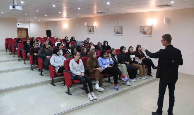 Mengücek Gazi Yurdunda diksiyon kursu başladı