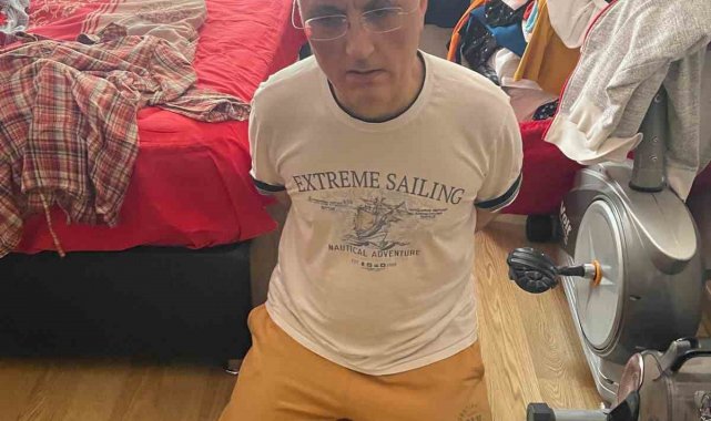 Milli İstihbarat Teşkilatı ve Ankara Emniyet Müdürlüğü Terörle Mücadele Şube Müdürlüğü'nün ortak operasyonu sonucu FETÖ'den aranan eski hakim Mustafa Karatay, Ankara'da saklandığı evde yakalandı.