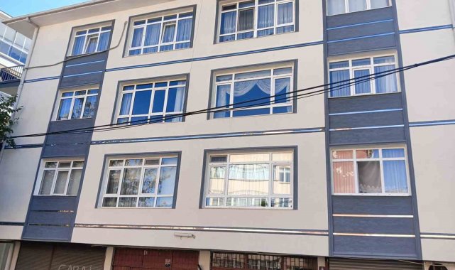 Polis merkezine giden adam, eşinin bıçağı kendi kalbine sapladığını iddia etti