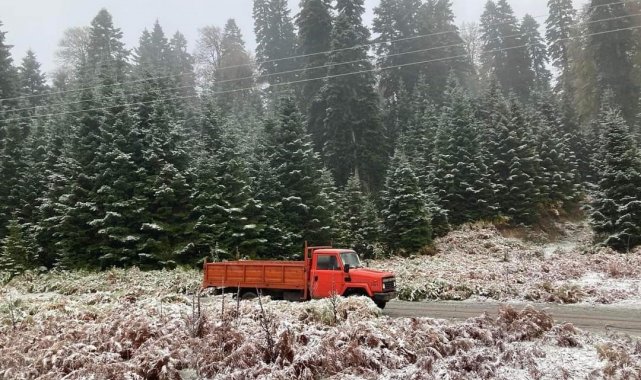 Sakarya'nın yüksek kesimleri kısmen beyaza büründü