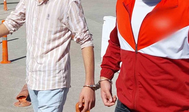 Samsun'da 371 adet sentetik ecza ile yakalanan 2 kişi adliyeye sevk edildi