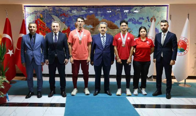 Şırnak'ın engelsiz rekortmenlerinden Vali Ekiciye ziyaret