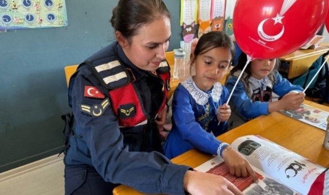 Sivas'ta 'Tim Jandarma' ile çocuklara güvenlik eğitimi