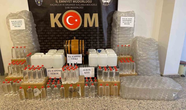Sivas'ta içki yapımında kullanılan 215.5 litre kaçak sahte alkol ele geçirildi