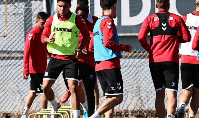Sivasspor minyatür kalede maç yaptı