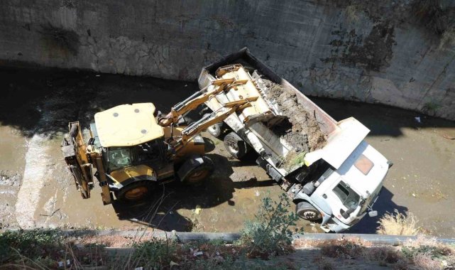 Tabakhane Deresi'ndeki temizlik çalışmaları mahalle halkını memnun etti