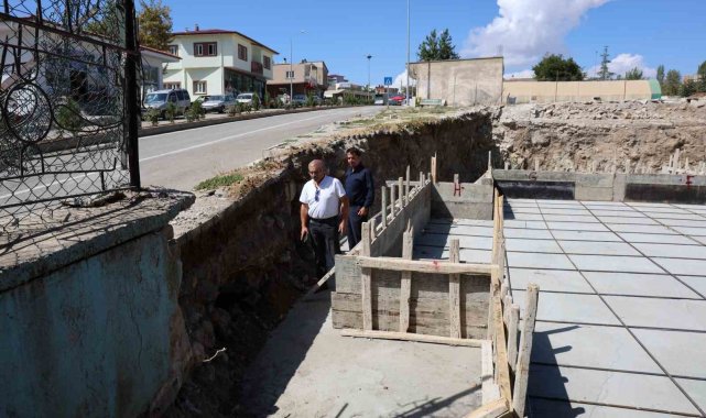 Tarihi tünel ve kemer çevresinde inşaat