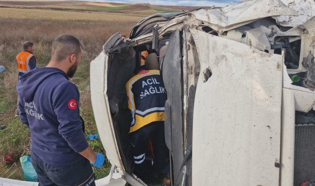 Tarım işçilerini taşıyan minibüsün karıştığı kazada yaralı sayısı 22'ye çıktı