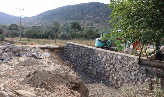 Teke Deresi su yolu, istinat duvarı ile güçlendirildi