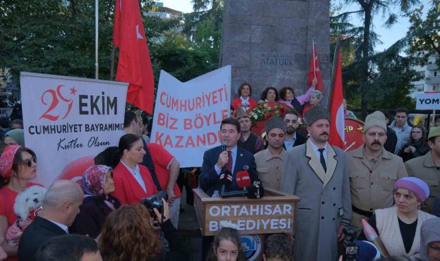 Trabzon'da Cumhuriyet için yürüdüler