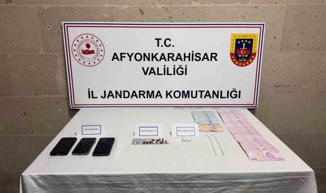 Uyuşturucu maddeler ile yakalanan 3 kişi gözaltına alındı