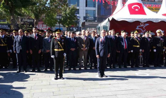 Van'da Cumhuriyet'in 101'inci yıl dönümü kutlamaları