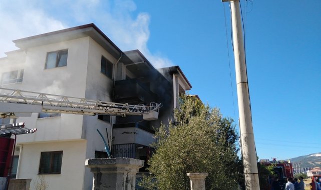 Yatağan'da korkutan ev yangını