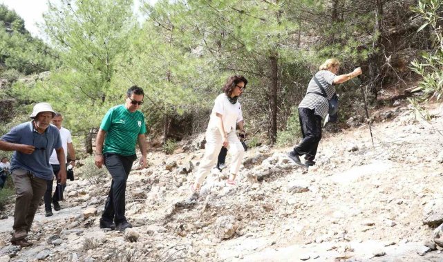 Yüzlerce doğasever, Değirmendere Kanyonu'na yürüdü