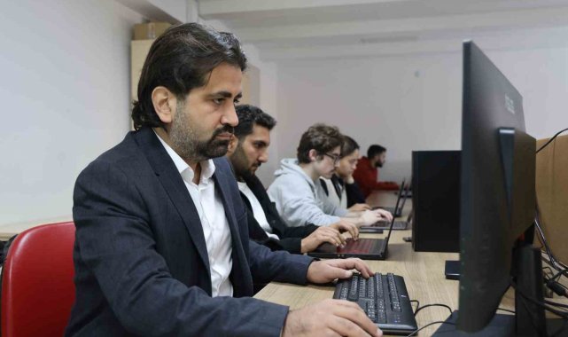 Adli Bilişim Uzmanı Tuncer: ''Deepfake ile ünlülerin veya sıradan insanların yapmadıklarını ve söylemediklerini yaptırmak mümkün''