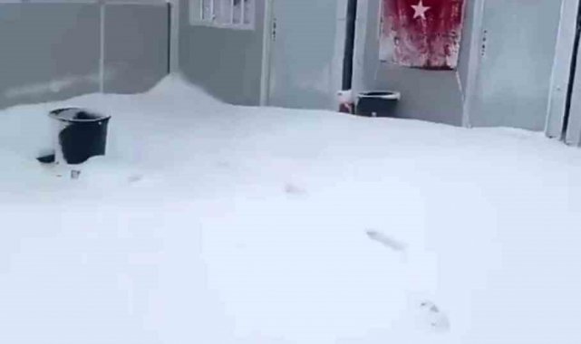 Ağrı'nın yüksek kesimleri beyaza büründü