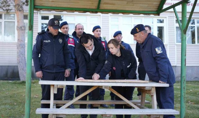 Aladağlar'da kaybolan dağcı ikiz kardeşlerin fotoğrafları ortaya çıktı