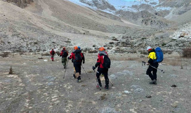 Aladağlar'da kaybolan dağcı kız kardeşler Kayseri'de bulundu