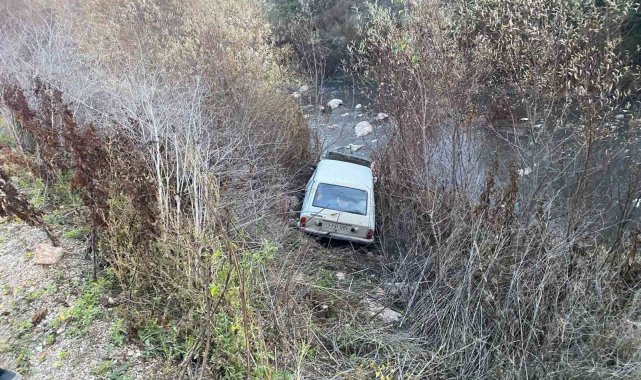 Amasya'da otomobil çayın kıyısına uçtu