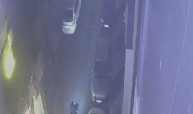 Arnavutköy'de haraç vermemek için direnen işletmeye el bombası attılar, o anlar kamerada