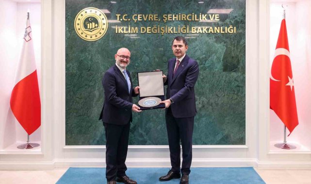 Bakan Kurum: "Deprem bölgesinde yıl sonuna kadar 200 bin konutu teslim edeceğiz"