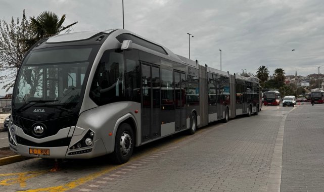 Bandırma'da 282 kişilik metrobüs hizmete girdi