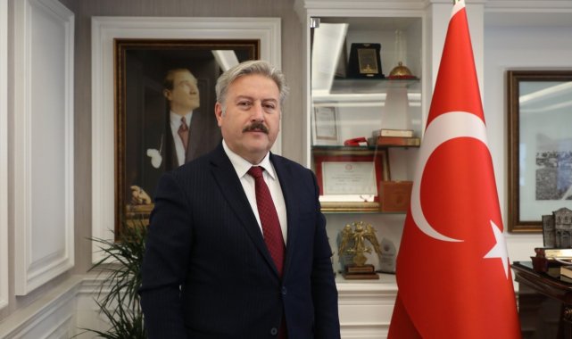 Başkan Palancıoğlu: "Öğretmenler, fedakarlıklarıyla bilgi ile donatılmış nesiller yetiştiriyor"