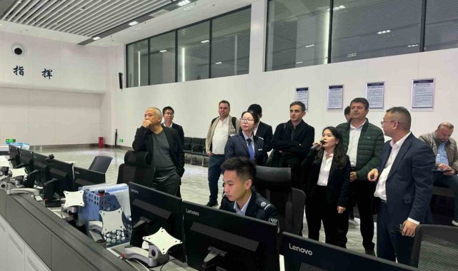 Başkan Tutdere Çin'de yeni nesil otonom toplu taşıma araçların inceledi
