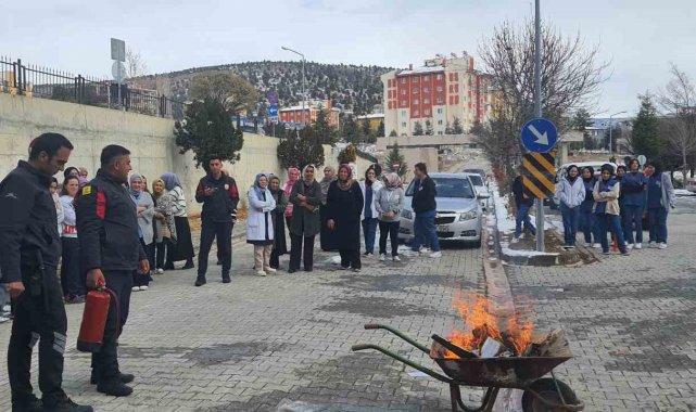 Bozkır'da hastane personeline yangın eğitimi verildi
