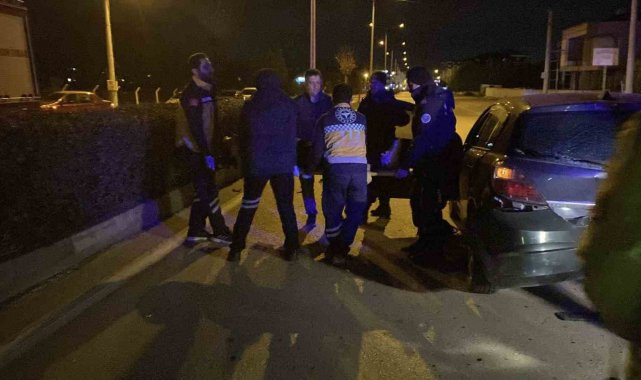 Bursa'da 2 otomobil çarpıştı: 4 yaralı