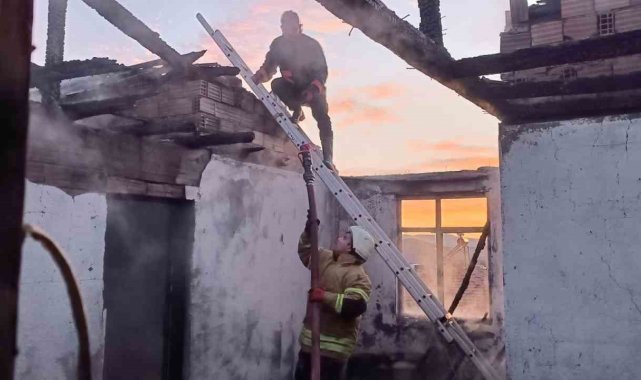 Çan'da köy konağından çıkan yangın korkuttu