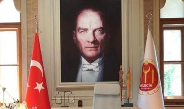 CHP'li başkanın Bilecik'te durmadığını iddia ederek boş koltuklu makam odasının fotoğrafını paylaştı