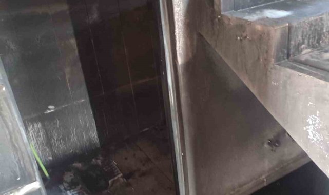 Çıkan yangın evi kullanamaz hale getirdi