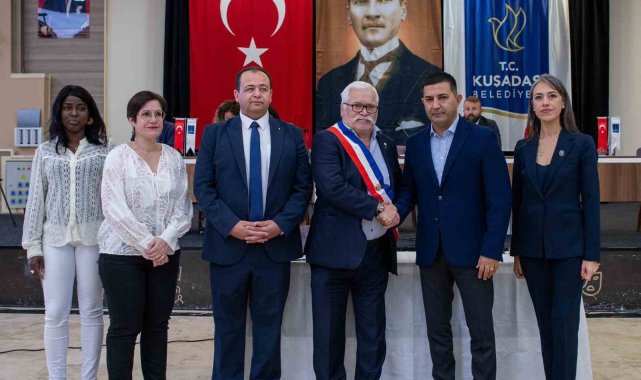 Creil delegasyonu Kuşadası Belediye Meclisi'nin konuğu oldu