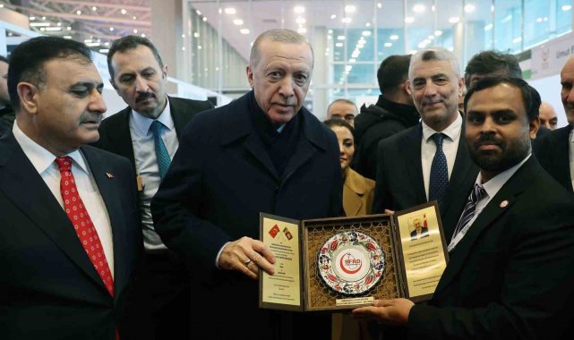 Cumhurbaşkanı Erdoğan: "İnsanlığın tüm kurumlarıyla kan kaybettiği dönemdeyiz"