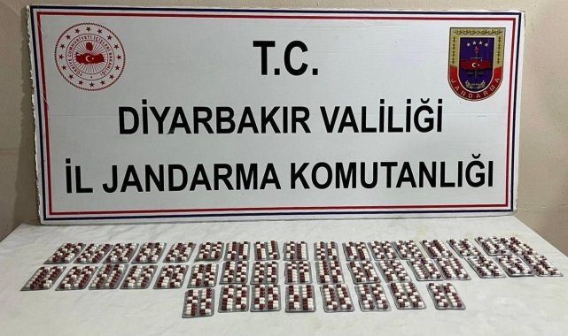 Diyarbakır'da 584 adet uyuşturucu hapla yakalanan zanlı tutuklandı