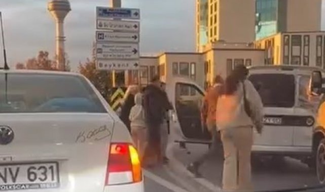 E-5'te sopalı yol kavgası kameraya yansıdı
