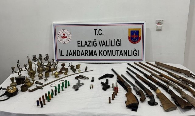 Elazığ'da 12 adet ruhsatsız silah ve 30 adet tarihi obje ele geçirildi: 2 gözaltı