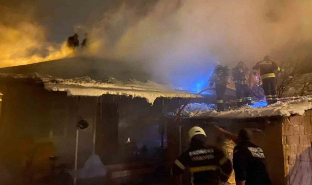 Erzincan'da ev yangını