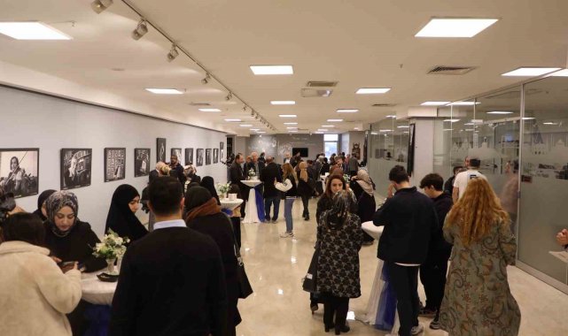 Esenler'de "Görsel Şahitler: Zamanı Durduran Ustalar" belgesel gösterimi ve fotoğraf sergisi açıldı