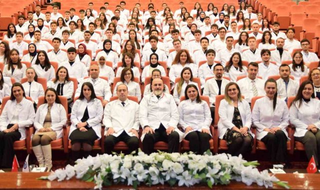 ESOGÜ'lü genç diş hekimi adayları beyaz önlüklerini giydi