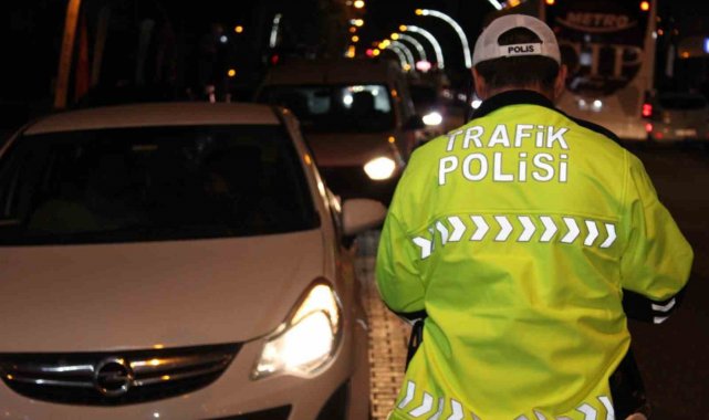 Gönen'de trafik denetimlerinde 351 bin Türk Lirası ceza kesildi