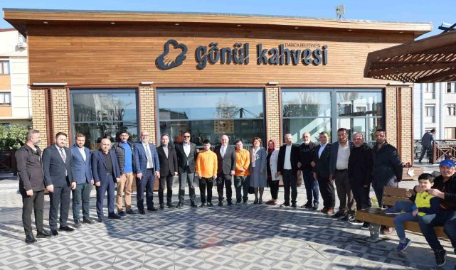 Gönül Kahvesi'nin "özel" garsonları