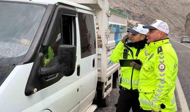 Hakkari'de radarla hız kontrol uygulaması yapıldı