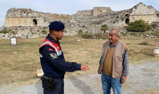 Jandarma ekipleri vatandaşları bilgilendirdi