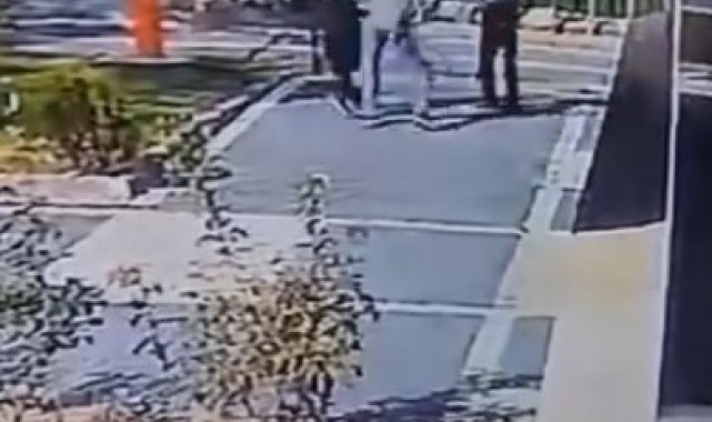 Kadını tek yumrukla yere serdi