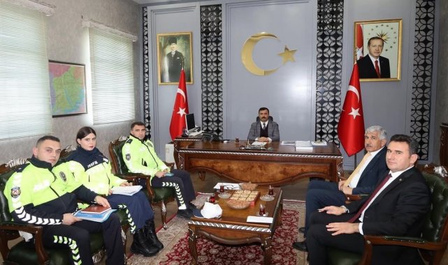 Kahta'da kış mevsimi trafik tedbirleri toplantısı gerçekleştirildi