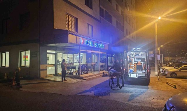 Karşıdan gelen kamyoneti fark edince vagondan atlayan işçi ağır yaralandı
