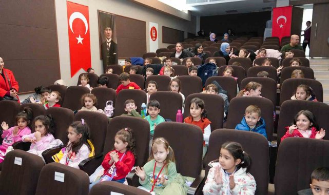 Keçiören'de çocuklar için tiyatro zamanı